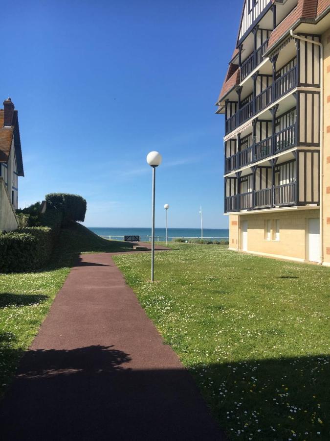 Beautiful Apartment With Gardenlk Cabourg Extérieur photo