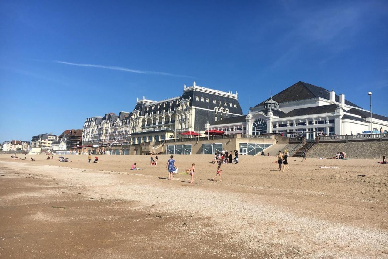 Beautiful Apartment With Gardenlk Cabourg Extérieur photo