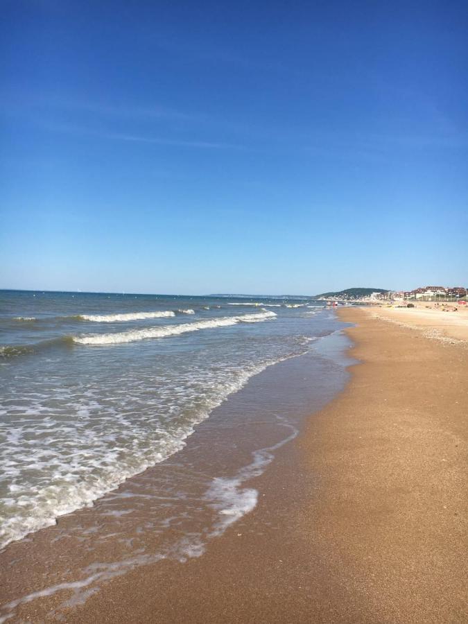 Beautiful Apartment With Gardenlk Cabourg Extérieur photo